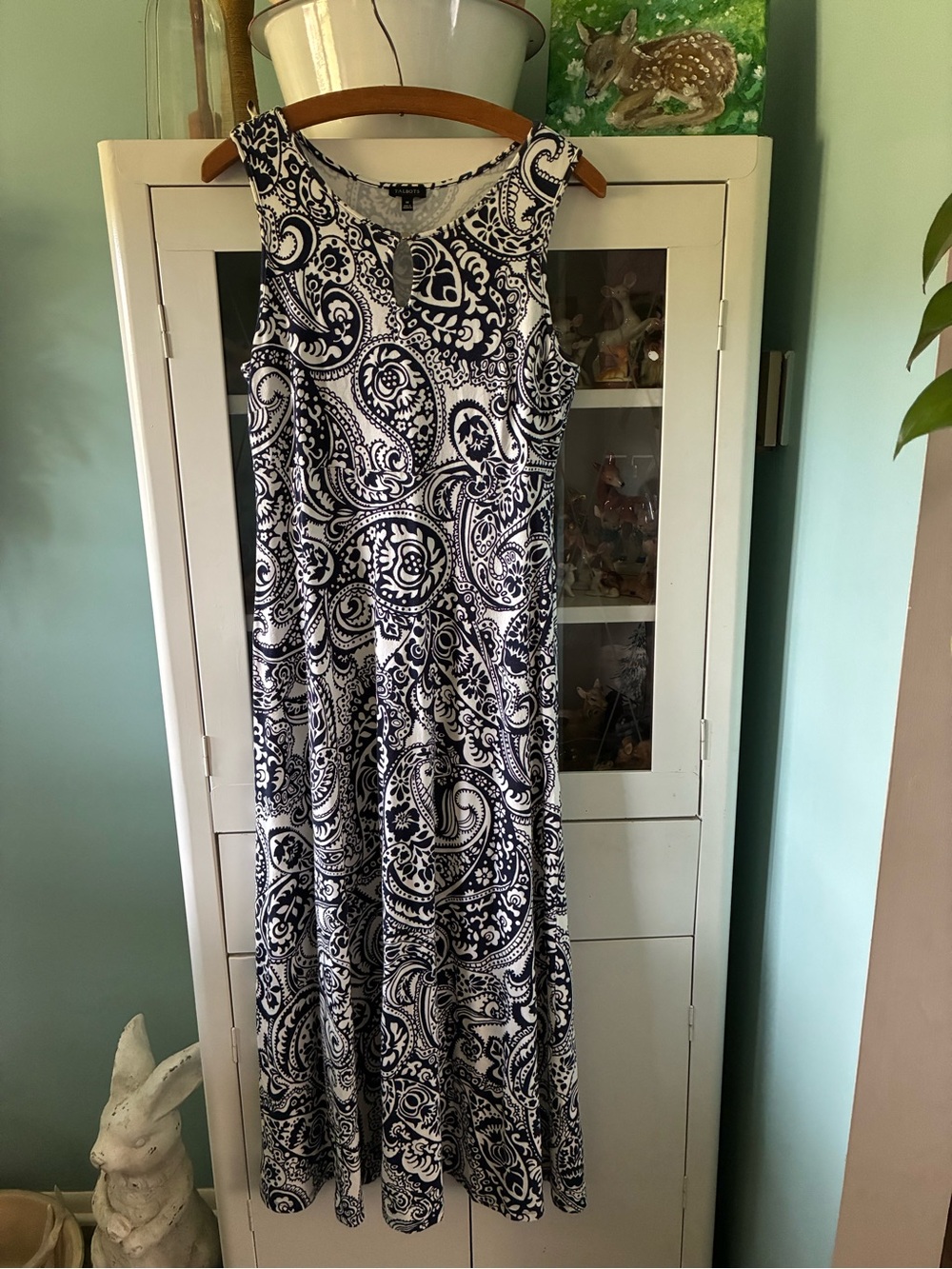 Talbots sz M Sleeveless Navy and White Paisley Maxi Dress euc